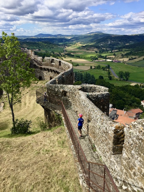 Remparts de la forteresse de Polignac